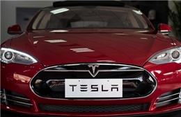 Tesla trở thành nhà sản xuất ô tô lớn thứ 2 của Mỹ 