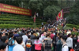 Gần 1 triệu lượt du khách đến Đền Hùng trong dịp Tết Nguyên đán