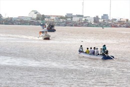 Vụ chìm tàu tại Gành Hào: Tìm thấy thi thể nạn nhân cách hiện trường 8km
