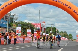 Trần Nguyễn Duy Nhân về nhất chặng 2 trong cuộc đua xe đạp toàn quốc