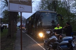 Đức: Xe buýt của CLB Dortmund bị tấn công với 3 vụ nổ