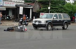 Ô tô tông xe máy, 4 người thương vong