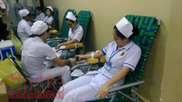 Xuyên Việt vận động hiến máu cứu người