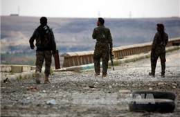 Người dân tại các thị trấn Syria bị bao vây bắt đầu sơ tán 