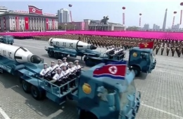 Triều Tiên lần đầu tiên giới thiệu tên lửa đạn đạo phóng từ tàu ngầm