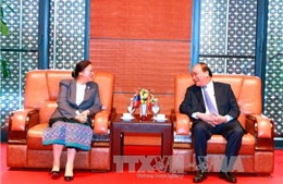 Thủ tướng Nguyễn Xuân Phúc tiếp Chủ tịch Quốc hội Lào 