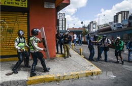 Venezuela bắt giam trên 100 người biểu tình gây bạo loạn 