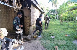 Nhóm phiến quân Abu Sayyaf hành quyết con tin người Philippines