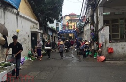 Chợ cóc ngang nhiên ở ngõ 74 đường Trường Chinh, Hà Nội