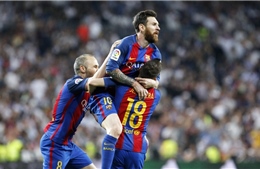Messi cán mốc 500 bàn thắng, Barcelona &#39;vượt trái&#39; Real Madrid trên đường đua La Liga