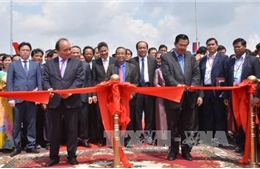 Thủ tướng dự lễ khánh thành cầu nối hai tỉnh của Việt Nam và Campuchia