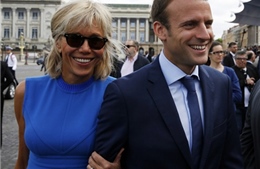 Chuyện tình ‘cô trò’ của ứng viên Tổng thống Pháp Macron bắt đầu như thế nào?