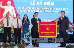 Phó Thủ tướng Vương Đình Huệ dự Lễ kỷ niệm 10 năm thành lập Trường Đại học Hà Tĩnh 