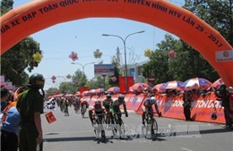 VĐV Ariya Phounsavath đã giành chiến thắng Giải đua xe đạp Cúp truyền hình lần thứ 29