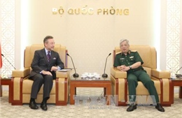 Thượng tướng Nguyễn Chí Vịnh tiếp Đại sứ Cộng hòa Séc 