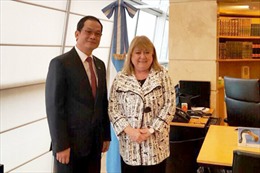 Argentina trao tặng Huân chương cho Đại sứ Việt Nam