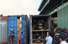 Phát hiện khối lượng lớn xe máy và thiết bị điện tử đã qua sử dụng nhập lậu