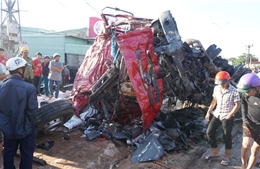 Hiện trường vụ tai nạn giao thông thảm khốc tại Gia Lai khiến 12 người chết