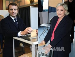 Bầu cử Tổng thống Pháp: Hai ứng cử viên đi bỏ phiếu