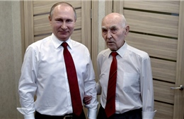 Lộ diện &#39;sếp&#39; của Tổng thống Nga Putin