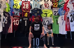 Lionel Messi công bố bộ sưu tập ‘khủng’ áo đấu của đối thủ