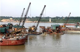 Phú Thọ tạm dừng hoạt động khai thác cát, sỏi trên tuyến sông Đà
