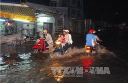 TP Hồ Chí Minh: Mưa lớn đầu mùa gây ngập nhiều khu vực