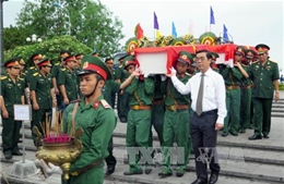 An táng hài cốt liệt sỹ Việt Nam hy sinh tại Lào