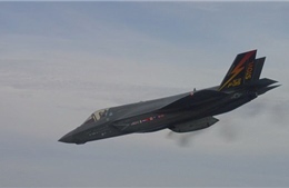 Xem chiến đấu cơ F-35 Mỹ lần đầu khai hỏa trên bầu trời