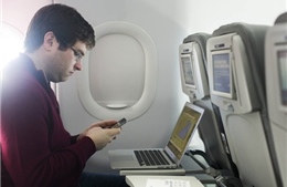 Mỹ tạm hoãn ban hành lệnh cấm laptop trên khoang hàng khách máy bay