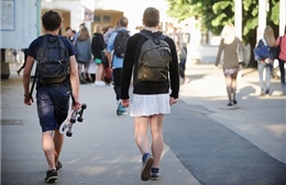 Chuyện nam sinh mặc váy và bình đẳng giới ở Pháp