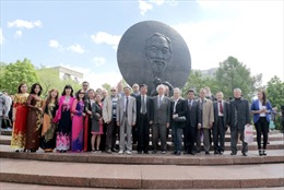 Kỷ niệm 127 năm ngày sinh Chủ tịch Hồ Chí Minh tại Nga và Séc