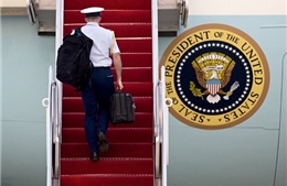 Bí mật &#39;đồ vật&#39; không rời Tổng thống Mỹ trong chuyến công du nước ngoài