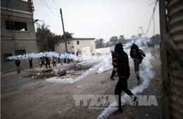 Cảnh sát Bahrain nổ súng và bắt gần 300 người biểu tình 