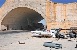 Máy bay Syria trở lại căn cứ Shayrat, nơi hứng 59 quả Tomahawk