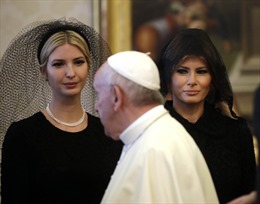 Lý giải việc bà Melania Trump trùm đầu khi gặp Giáo hoàng 