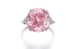 Nhẫn kim cương hồng tím lập kỷ lục đấu giá