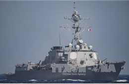 Tàu chiến Mỹ diễn tập gần đảo nhân tạo Trung Quốc ở Biển Đông