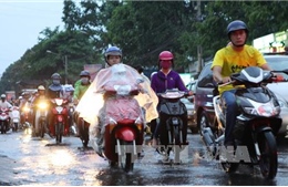 Áp thấp trên biển, Nam Bộ vẫn có mưa dông
