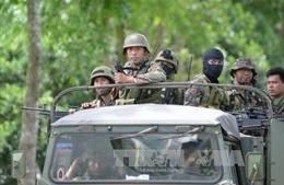 Philippinnes dùng hỏa lực mạnh tấn công các vị trí của phiến quân Hồi giáo tại Marawi