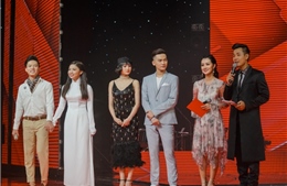 Chung kết 1 The Voice 2017: Ali Hoàng Dương khiến khán giả rơi nước mắt 