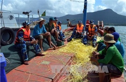 Hỗ trợ ngư dân ứng phó với thiên tai trên biển 