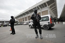 Bắt kẻ định quật ngã cảnh sát, khủng bố sân bay Tunisia