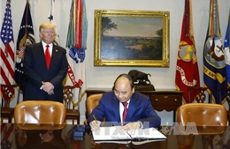 Hình ảnh Thủ tướng Nguyễn Xuân Phúc gặp gỡ Tổng thống Donald Trump