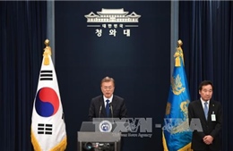 Tỷ lệ ủng hộ tân Tổng thống Hàn Quốc giảm mạnh từ mức cao kỷ lục