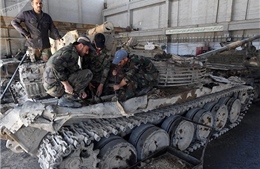 Thăm xưởng sửa chữa xe tăng tại thủ đô Syria