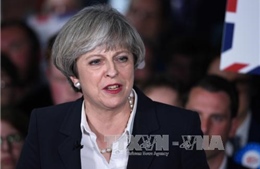 Vụ khủng bố trút áp lực lên Thủ tướng Theresa May