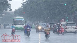 Thời tiết ngày 7/6: Cả nước có mưa, Hà Nội đề phòng tố lốc và gió giật
