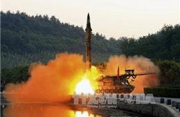 Tổng thống Hàn Quốc họp khẩn sau vụ thử tên lửa của Triều Tiên 
