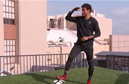 Kỹ năng sút bóng tuyệt đỉnh ngang đại lộ Hollywood nổi tiếng của Neymar 